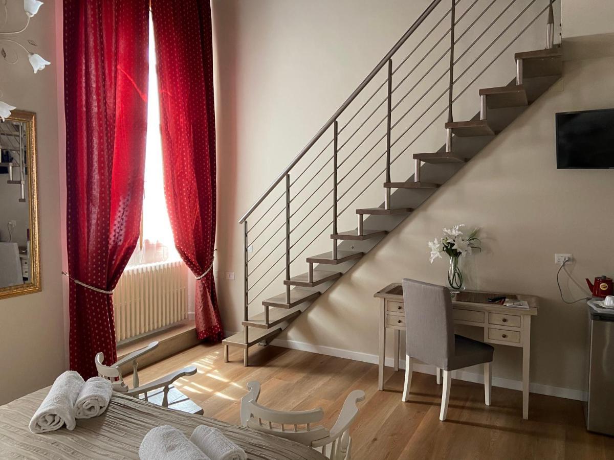 Soggiorno Alessandra Firenze Bagian luar foto